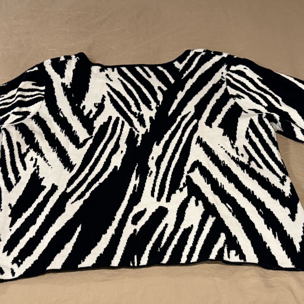 Chico's Black and White Zebra Pattern Sweater, Full Zip, Short Sleeve